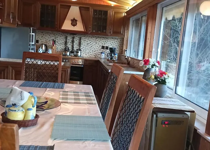 η θέα τhe View *